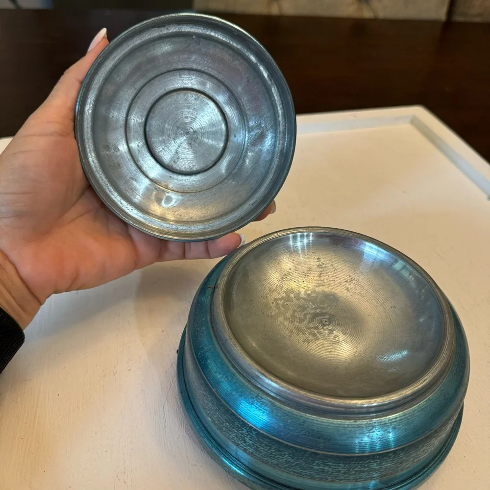 Vintage 1940/50 Decorative Blue Metallic Powder Puff Music Box